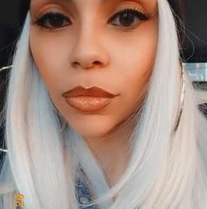 Meet your Posher, Desiree